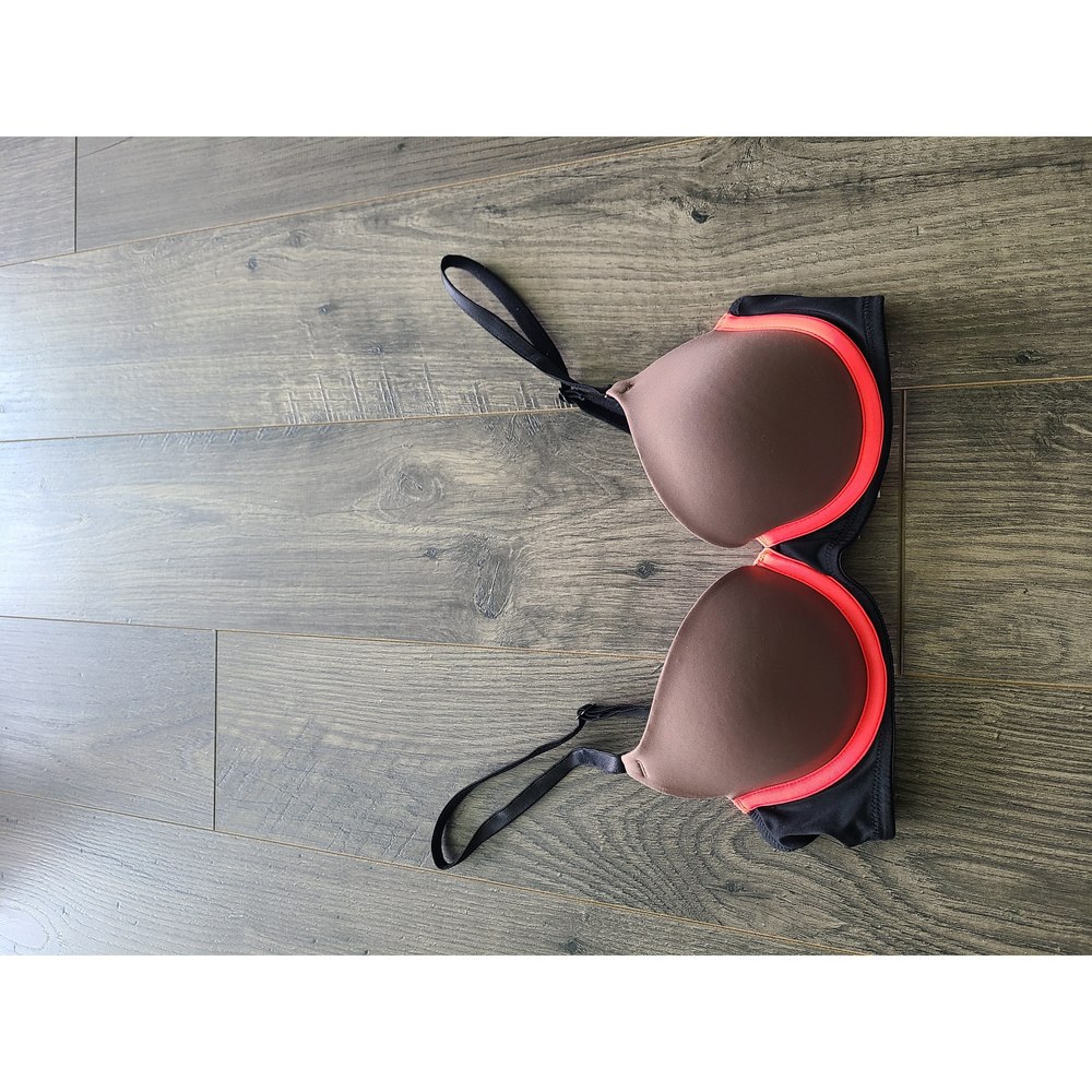 PINK VS Wear Everywhere Lightly Lined Bra 32A